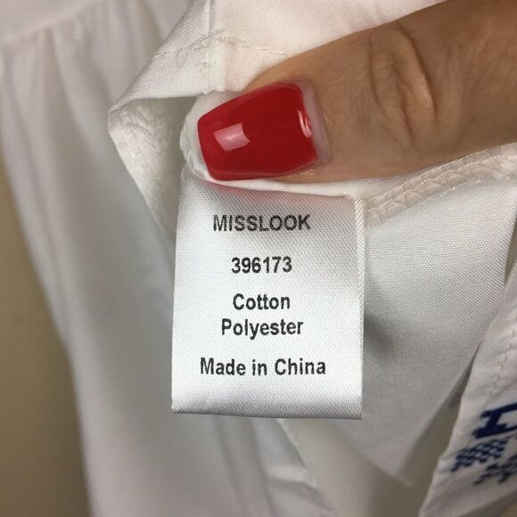 Miss Look White and Blue Peasant Top Size Medium - Picture 4 of 4